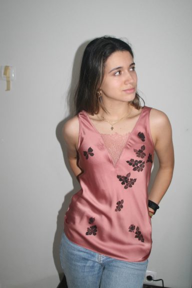 Moda Fiesta y Bodas en seda Blusas y vestidos en seda y gasas infantiles únicas y personalizadas.