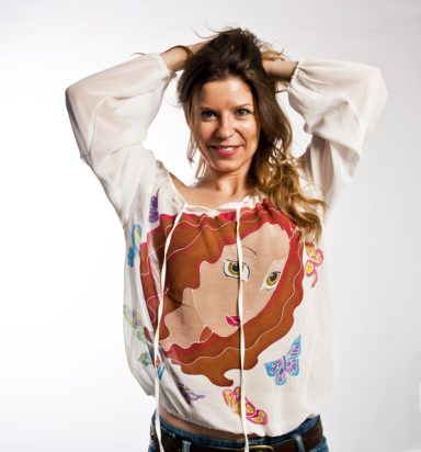 Moda en Seda Mujer Blusas, tops, Vestidos y faldas de seda y gasa con estampados únicos pintados a mano.